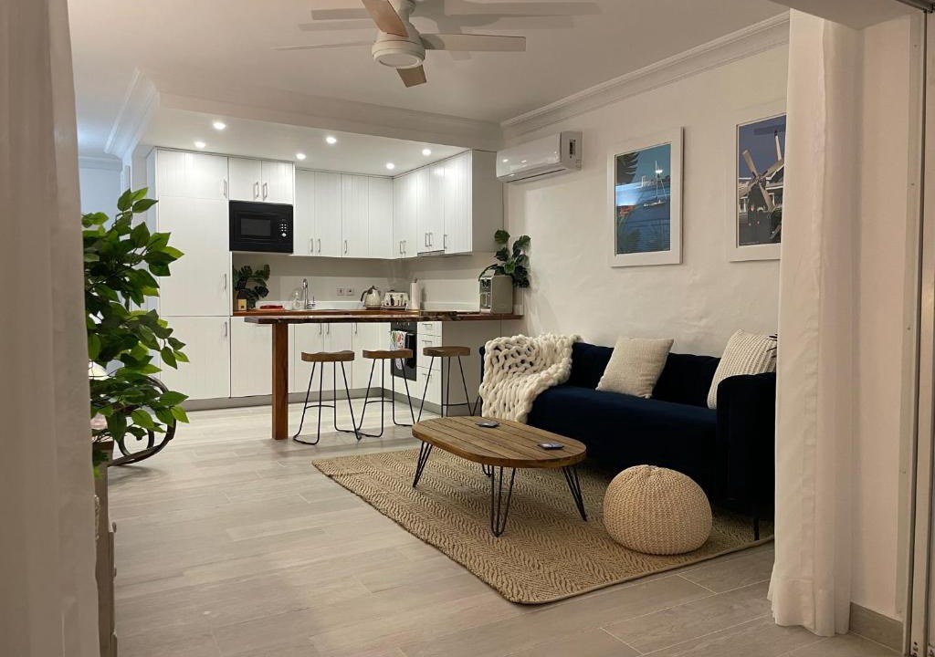 Porters Apartment | 49 Steps - Glitter Bay, St James