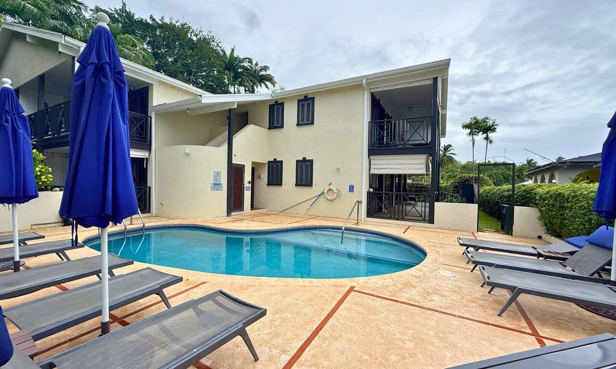 Lascelles Apartment | 5-Min Beach Walk | Holetown 1BR, Pool, AC, Sunset Terrace | Ixora Apartment