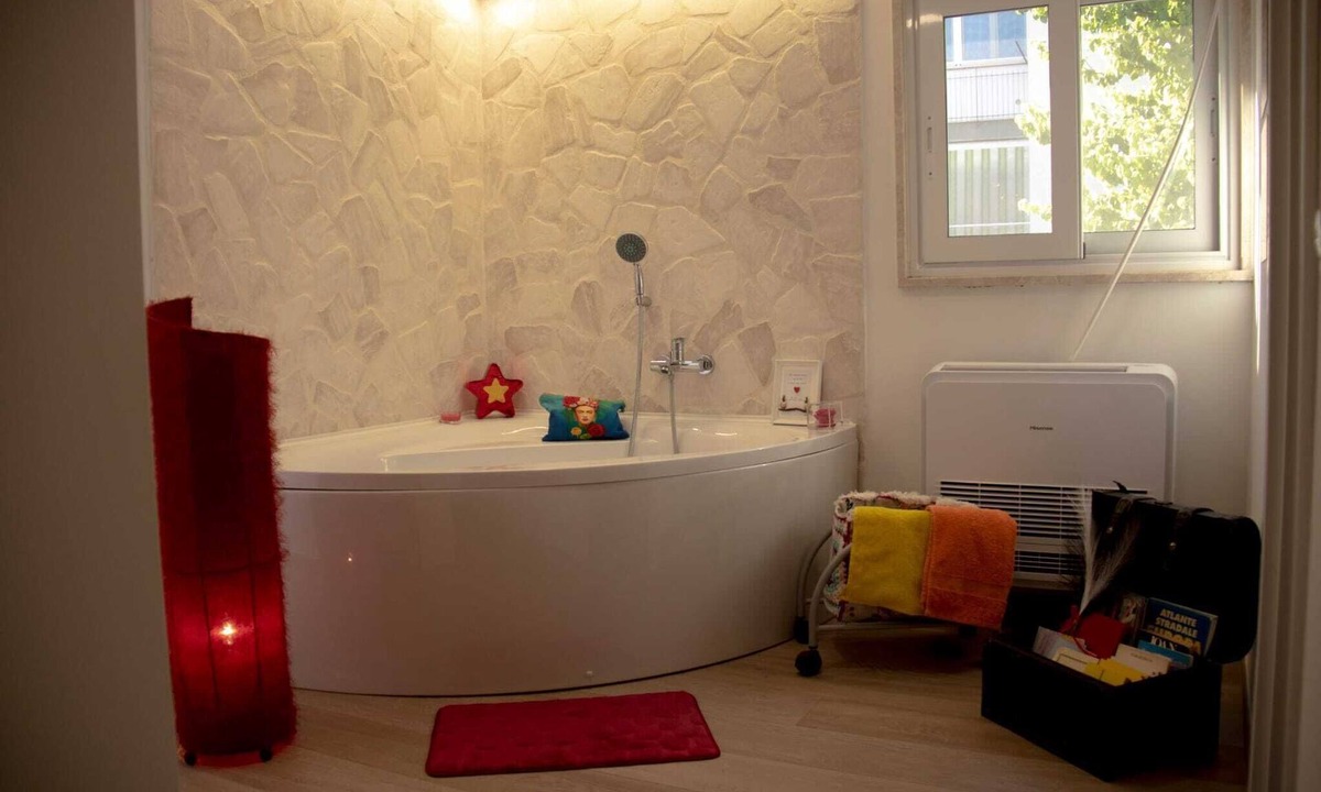 Triggiano House | A colorful, welcoming oasis of relaxation