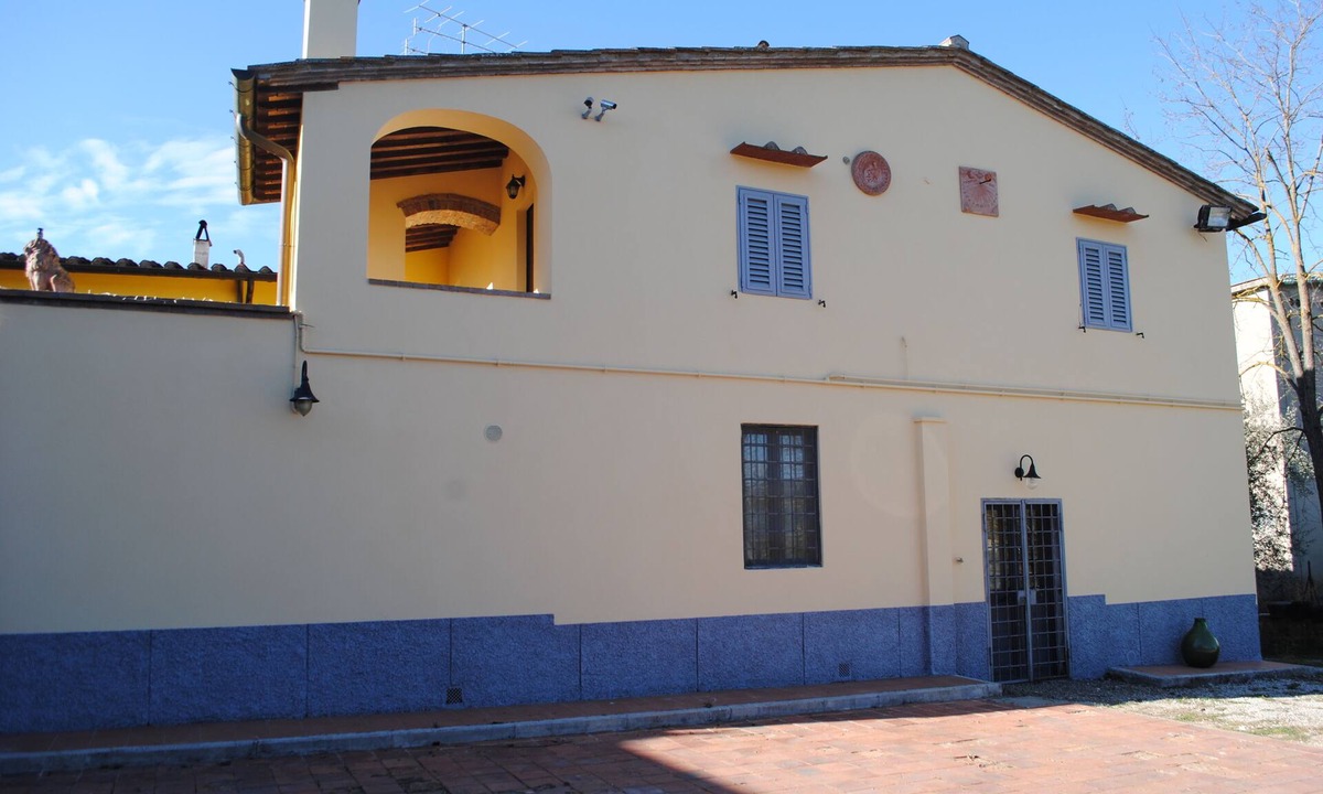 Arcetri Other | A comfortable apartment in the Tuscan countryside next to the city center.