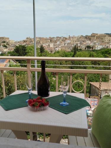 Tricarico Apartment | Accoglienza autentica, parcheggio e vista su Tricarico in Basilicata, Io Sono Qui