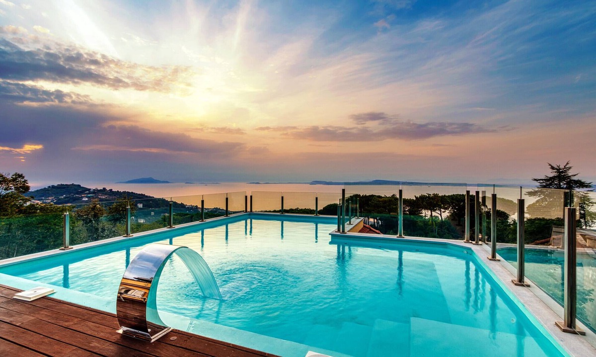 Sorrento Villa | AMORE RENTALS -Villa Eva with Swimming Pool, SPA, Terraces, Sea View, Parking and Air Conditioning