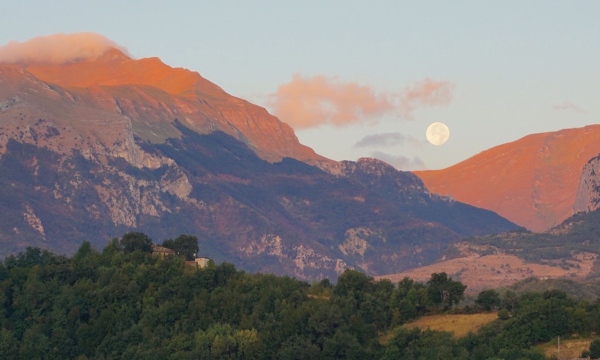 Amandola House | Ancient Renovated Hay-Barn in the Foothills of the Sibillini Mountains