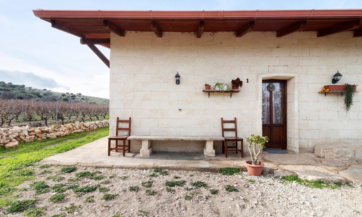 Montegrosso Apartment | Annex with Wi-Fi and Air Conditioning