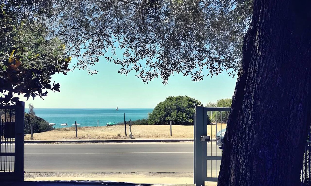 Villammare Apartment | Apartment 'Comics' with Sea View, Wi-Fi and Air Conditioning