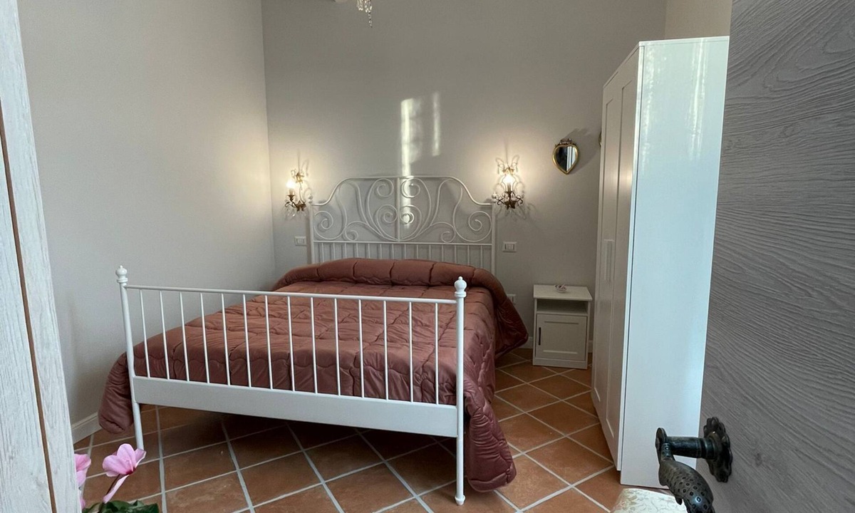 Casapulla Bed & Breakfast | B&B LA CASA DEI SOGNI IDEAL FOR VISITING THE ROYAL PALACE OF CASERTA EXIT AUTOSTRAD
