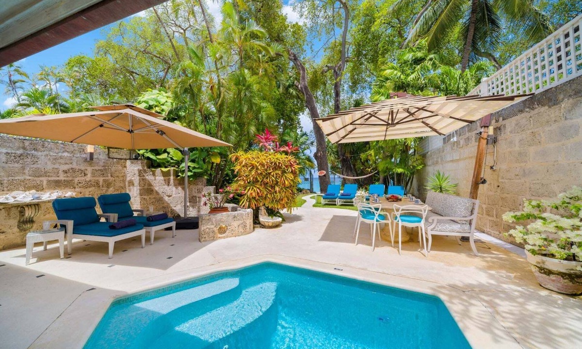 Gibbs Bay House | Beachfront Villa with Plunge Pool - Waverly One