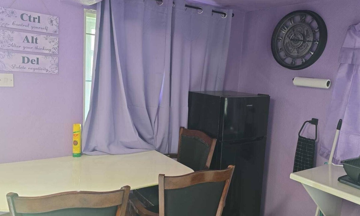 West Terrace Apartment | Beautiful 2-bedroom apartment with AC in Saint James
