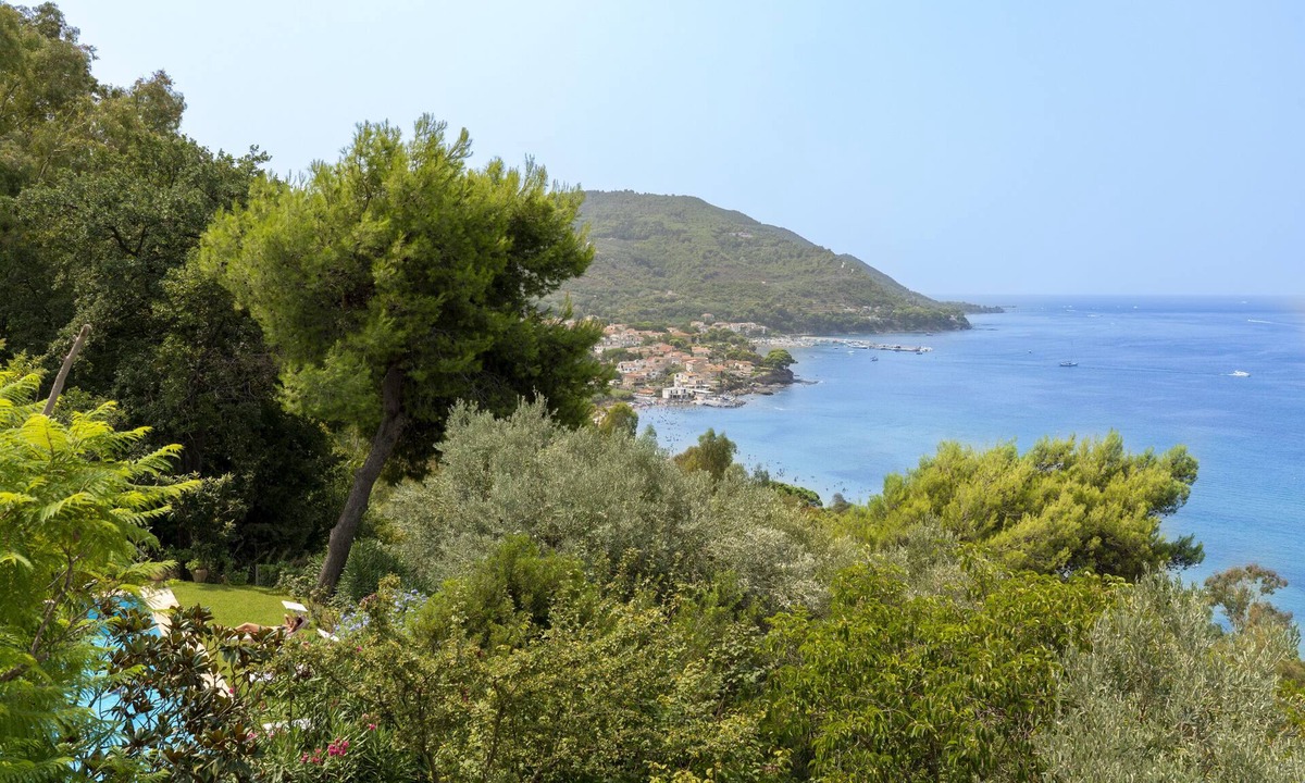 Santa Maria di Castellabate Villa | Beautiful Italian villa with pool, sea view (Capri), close to the beach
