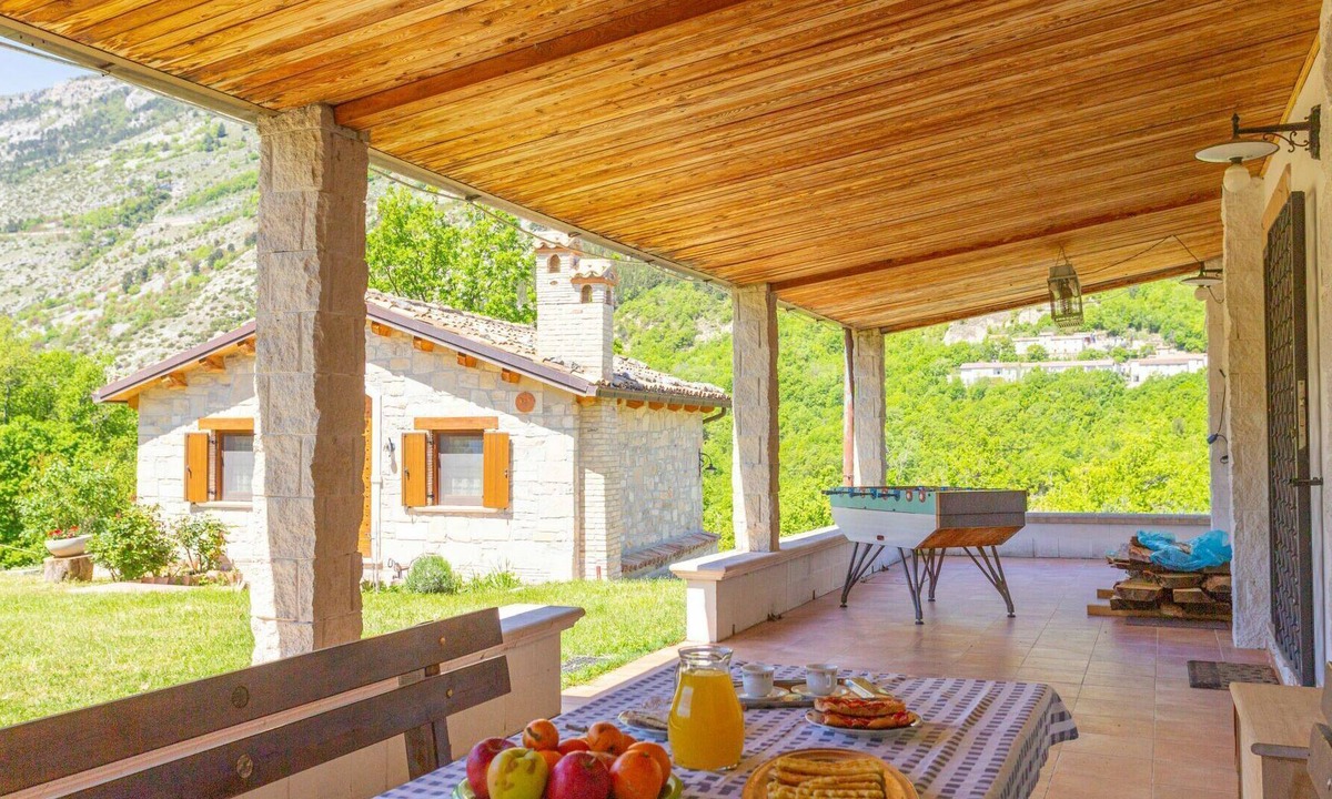 Taranta Peligna House | Beautiful private villa for 10 people with TV, terrace, pets allowed and parking