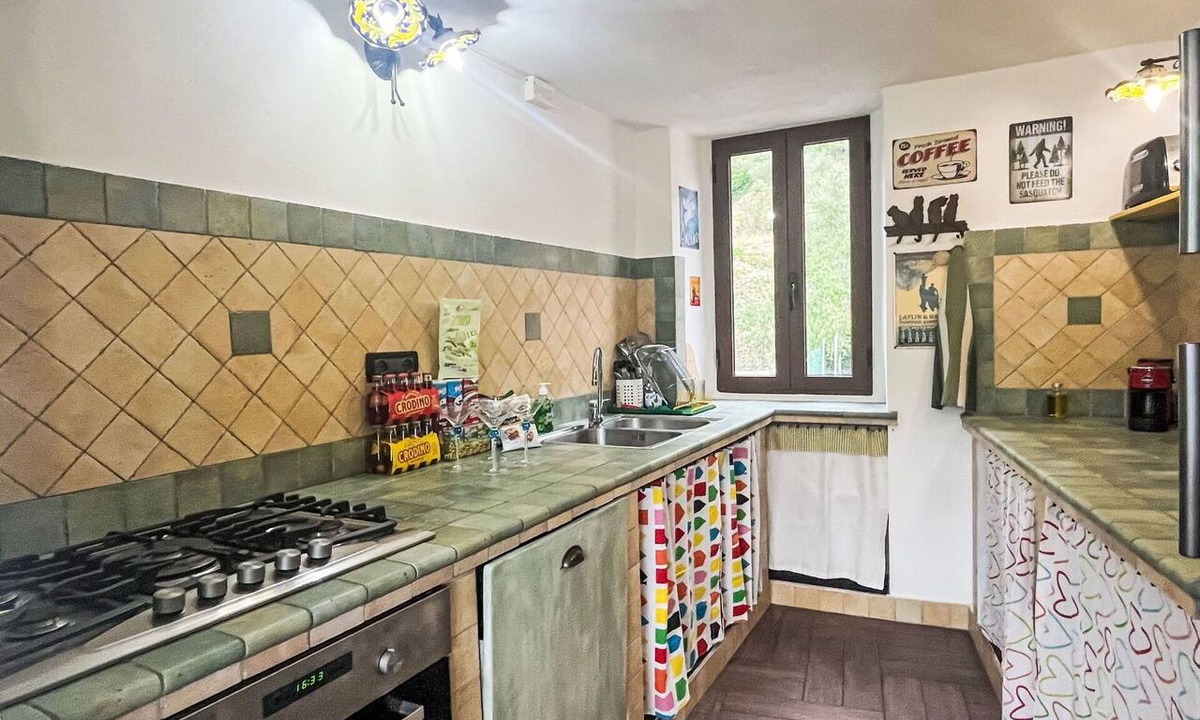 Villa Viani House | Beautiful private villa for 6 people with WIFI, TV and panoramic view