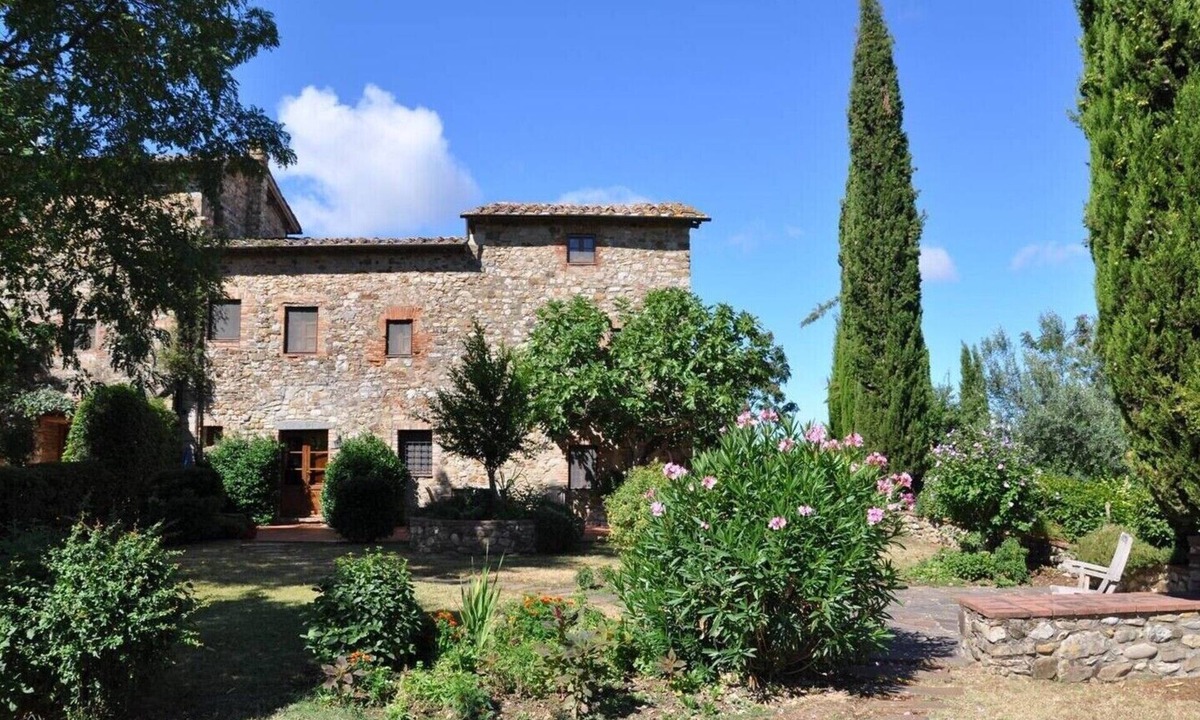 Castellina in Chianti House | Beautiful Tuscan farmhouse with stunning views of Chianti countryside