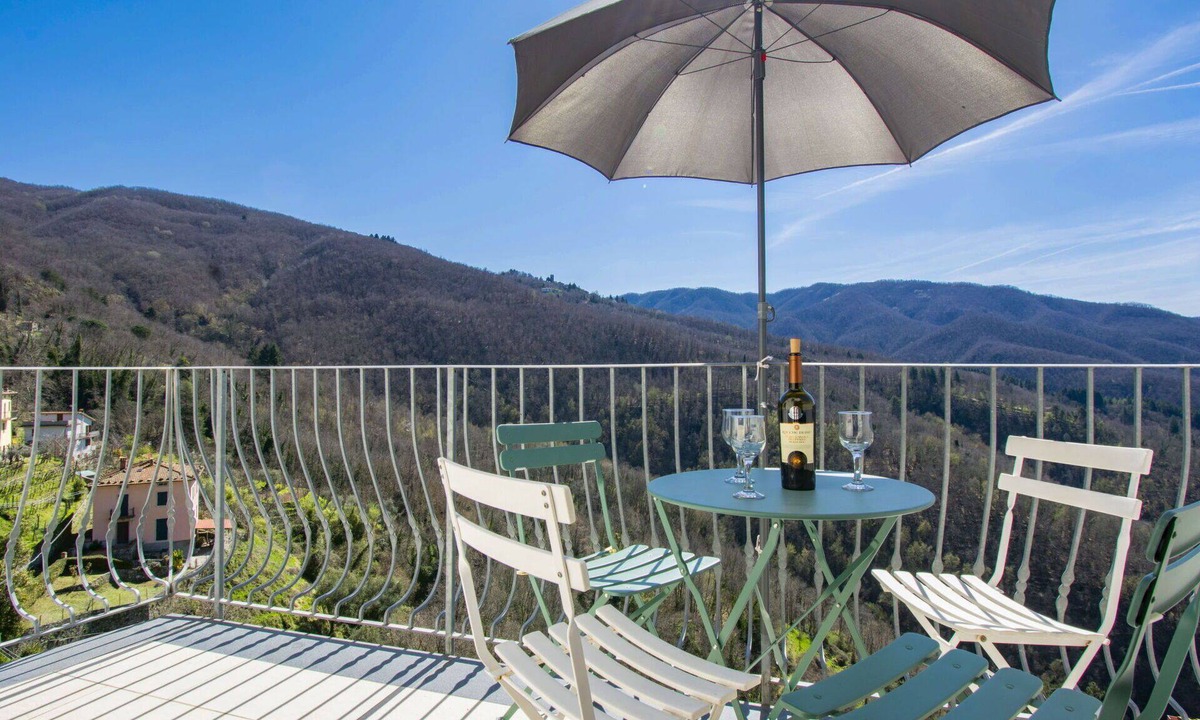 Casoli House | Beautiful villa for 7 people with private pool, WIFI, TV, terrace and pets allowed