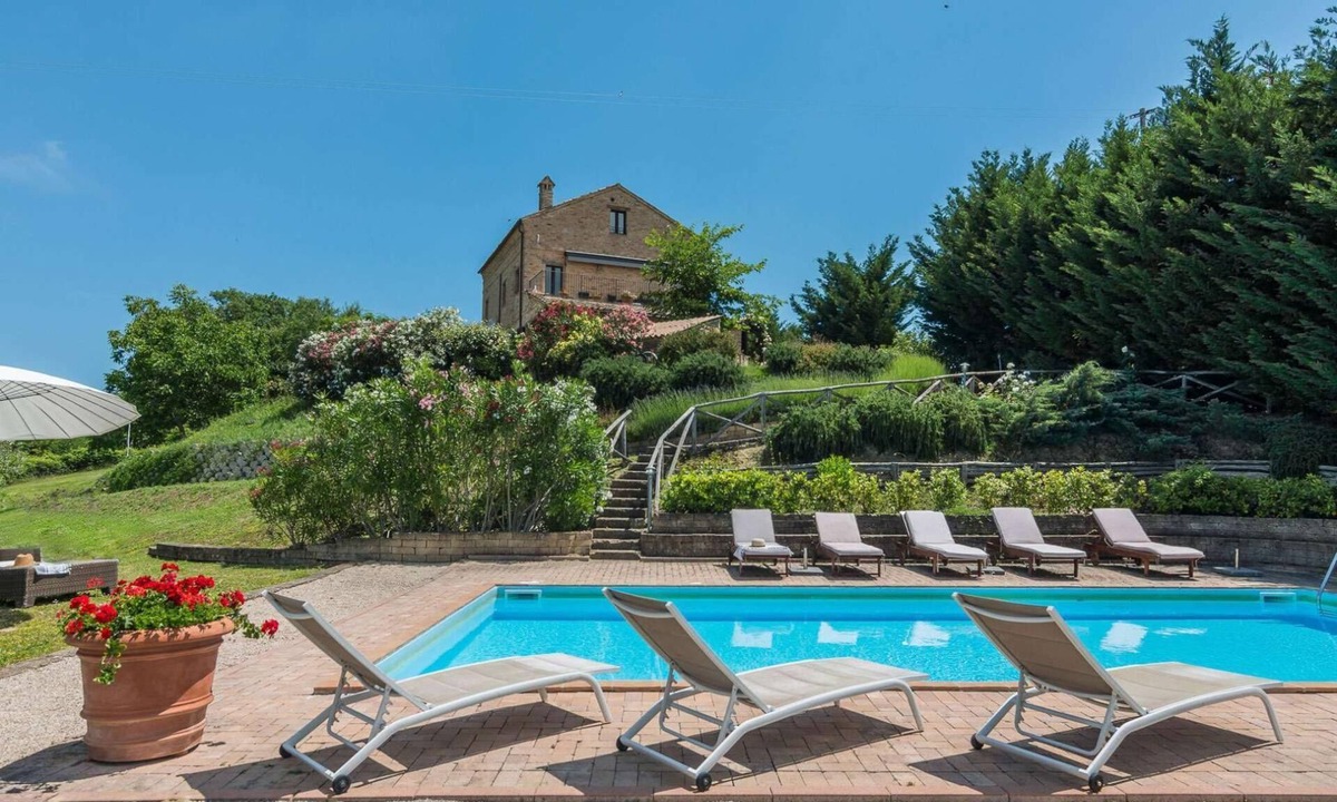 Montegiorgio Villa | Casa Felice - Private villa, 5 bedrooms, pool, AC, wifi, pets, panoramic view