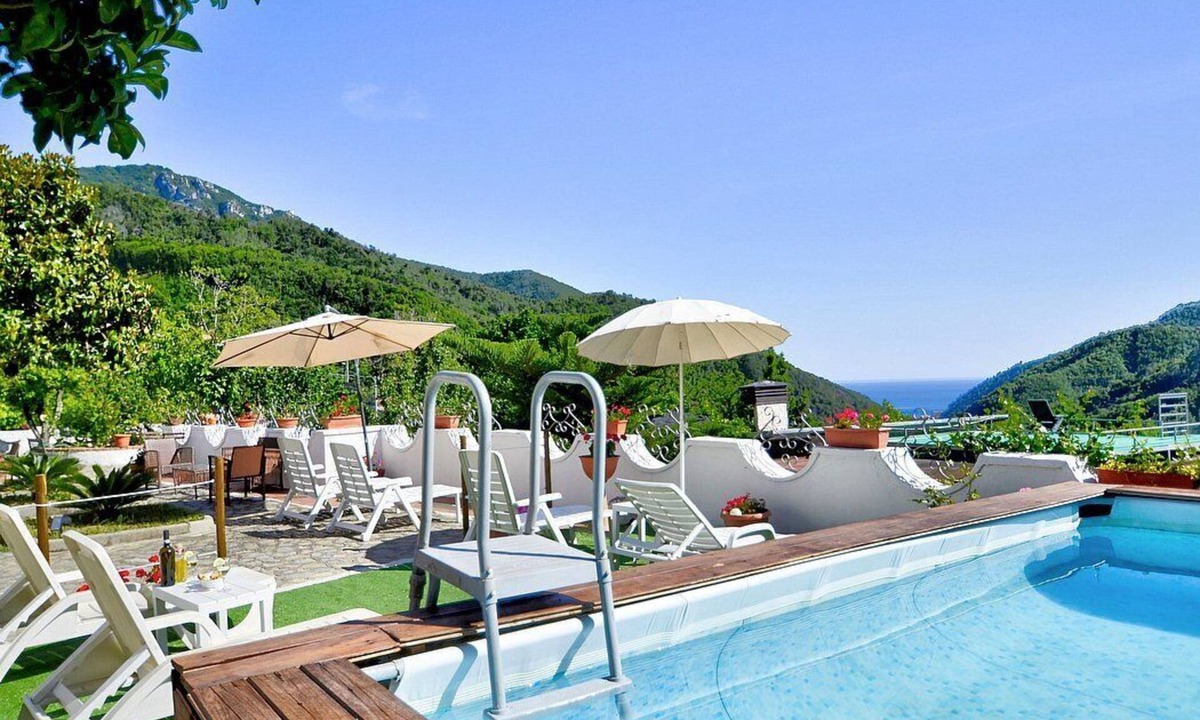 Pucara House | Casa Trifone B: A graceful apartment that is part of a villa surrounded by the greenery, with Free WI-FI.