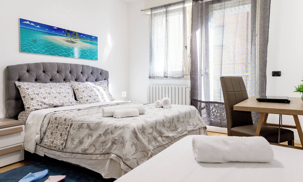 Marghera Apartment | Charming Two Bedroom Private Apartment
