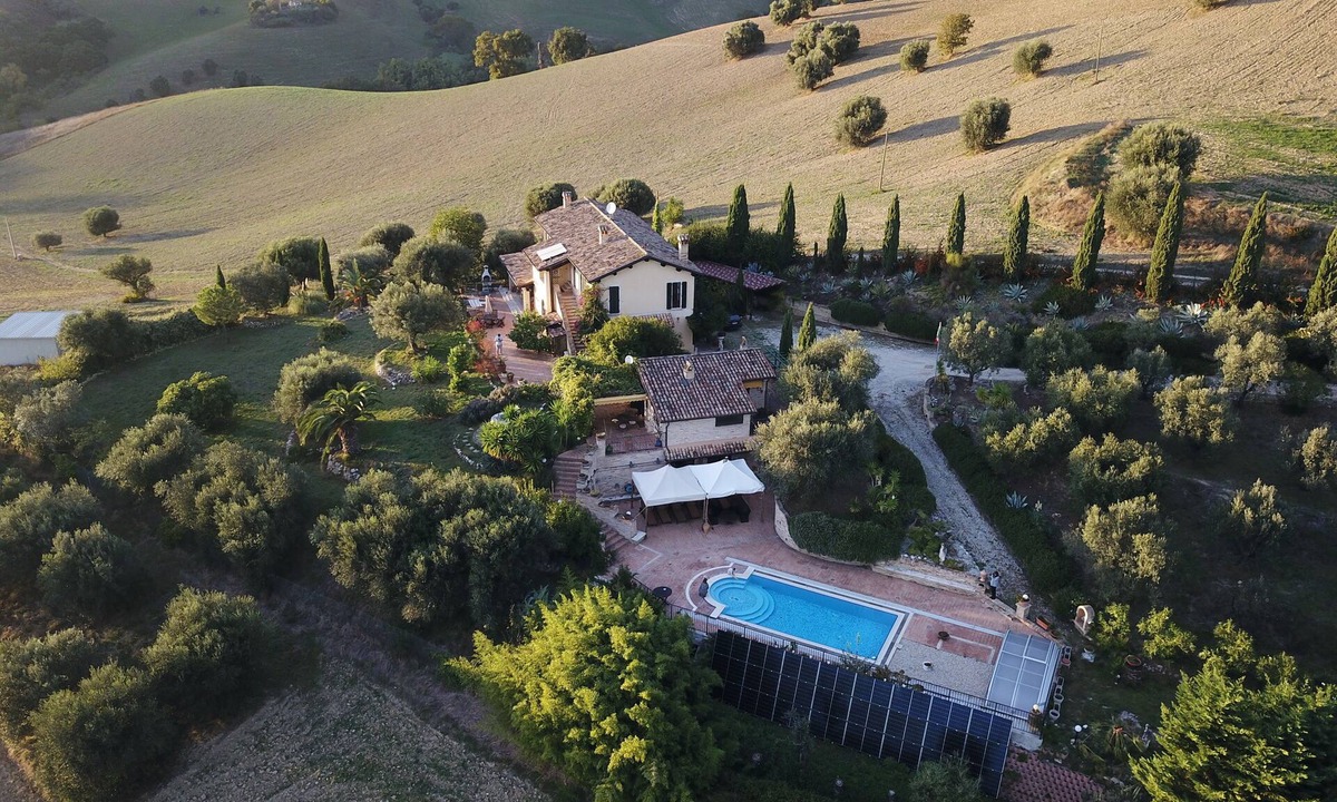 Monteprandone Villa | Country villa in panoramic location with pool and close to the beach (9km)