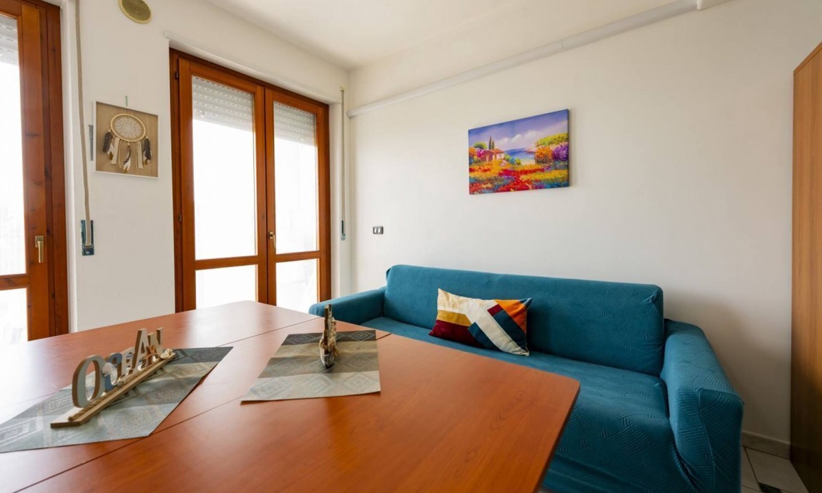 Tortoreto House | Cozy 42m2 studio apartment for 2 people, on the third floor with lift in the charming village of Tortoreto Alto. The real strong point is the private panoramic terrace for exclusive use, equipped with sea view, BBQ and solarium, ideal for moments of rela
