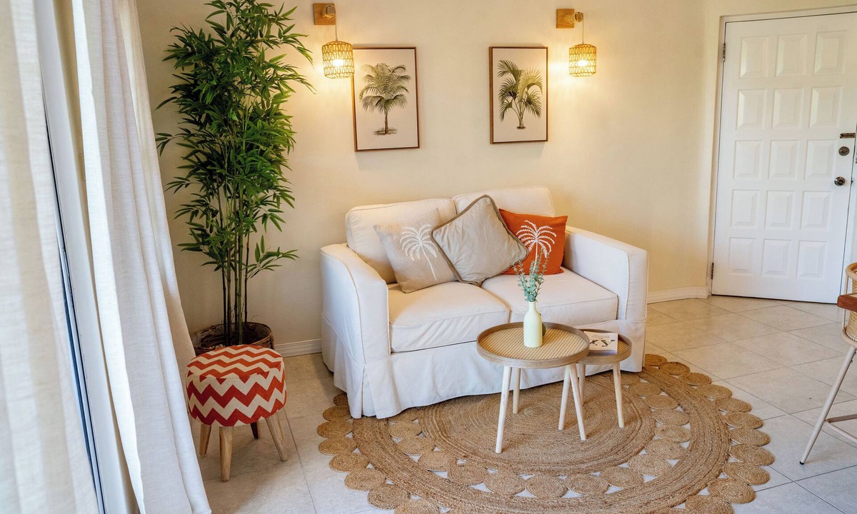 Sunset Crest Condo | Cozy Condo Near the Coast- Garden & Pool View Fast Wi-Fi
