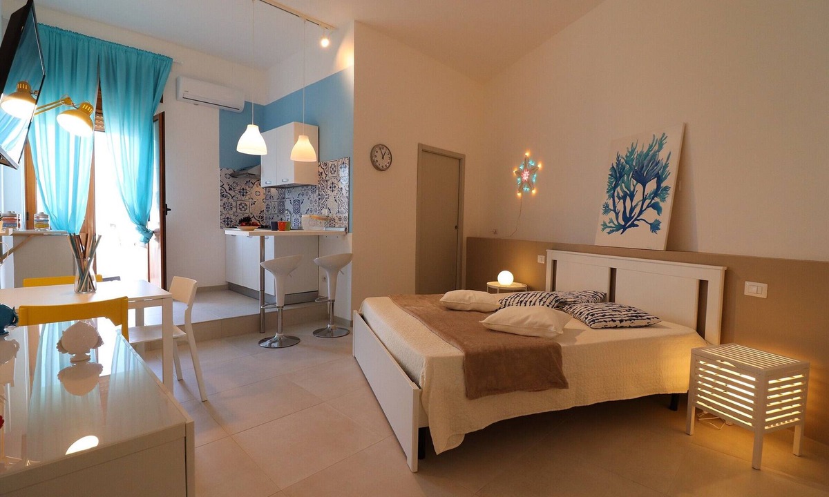 Otranto Historic Centre Apartment | Cozy Holiday Apartment "Casa Vacanze Maya" with Balcony