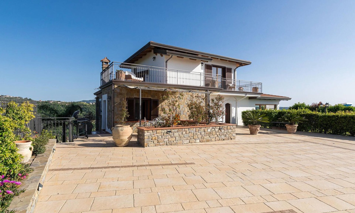 Agropoli House | Cozy home in Agropoli with house sea view