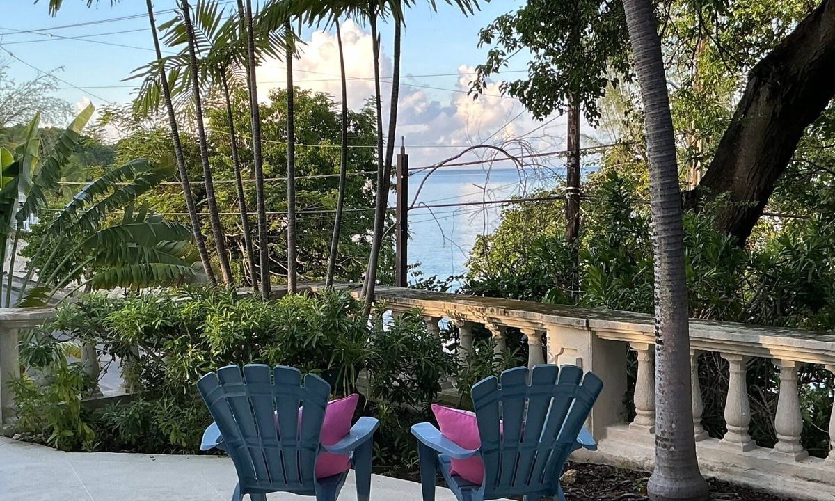 Mullins Apartment | Directly opposite Mullins Beach with private plunge pool & amazing sea views