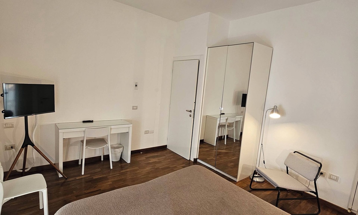 Potenza House | Double or Twin - Private Outdoor Bathroom and Private Parking in Loco
