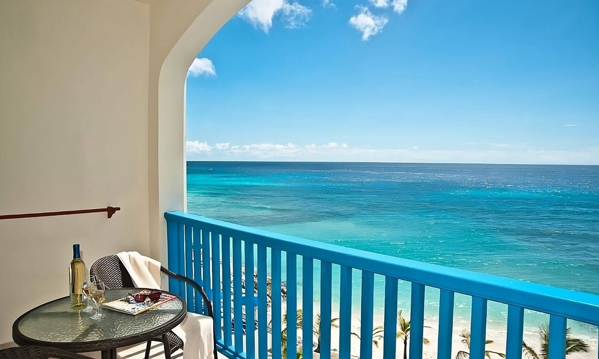 St. Lawrence Gap Hotel | Everything You Need For The Perfect Vacation! Outdoor Pool, Free Parking!