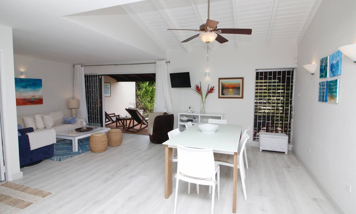 Worthing House | Garden Oasis Townhouse - Walk to Beach, Boardwalk & Dining