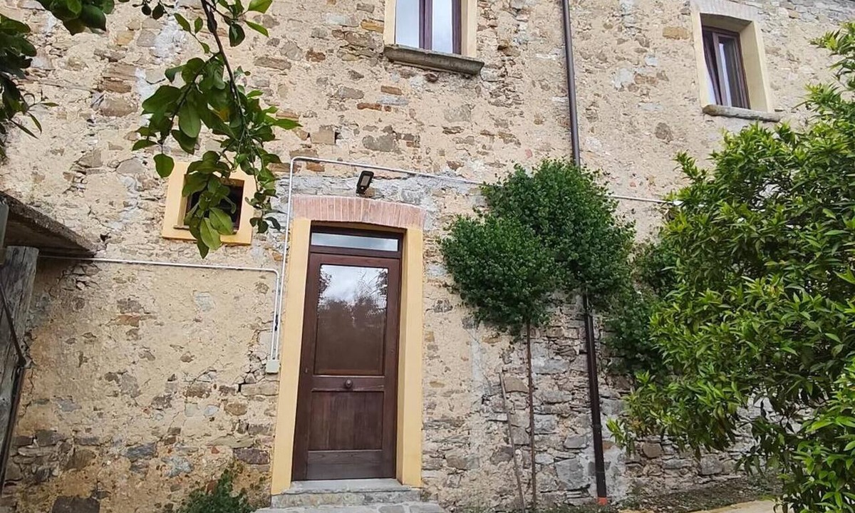 Torchiara Apartment | Giardino Siniscalchi Apartment 2 with Wi-Fi and Air Conditioning