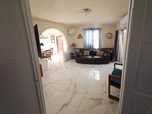 Inch Marlowe Apartment | Gloria's Hideaway