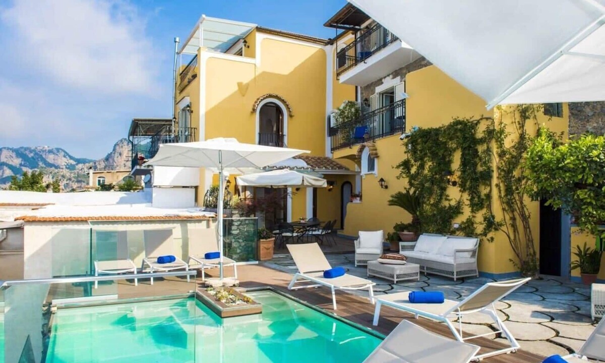 Nocelle Villa | Goddess Of Beauty Villa Where Land Meets Sky