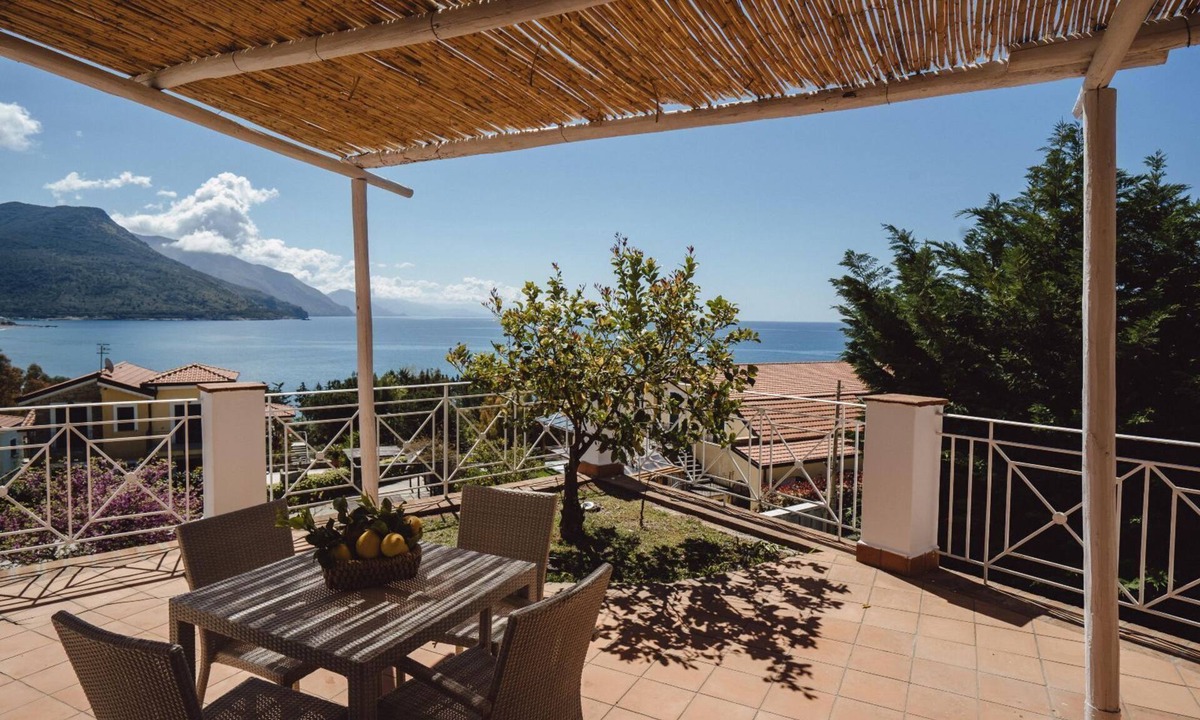 Villammare Apartment | Gorgonia Sea view flat located in the Ruve Bianche Residence with swimming pool and private beach