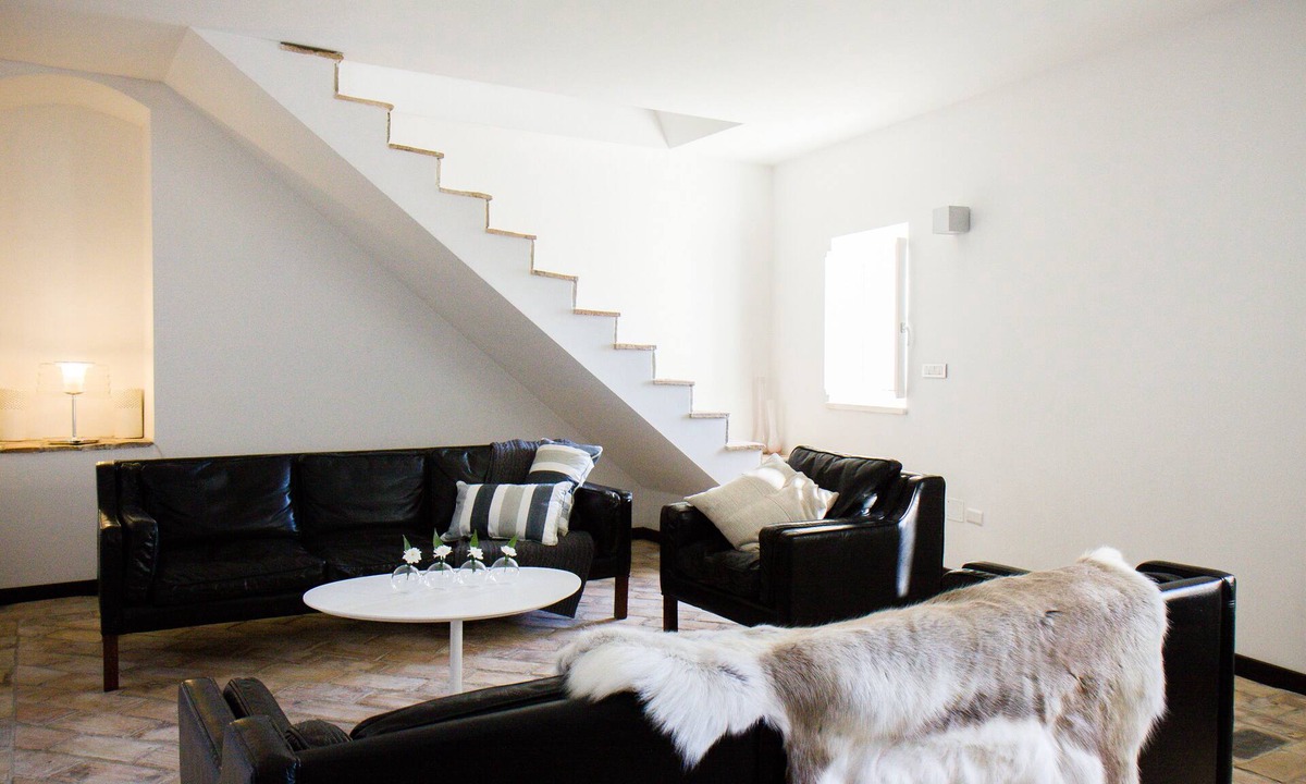 Citta Sant'Angelo Apartment | Grand palazzo apartment nestled in a medieval hilltop town by the Adriatic coast