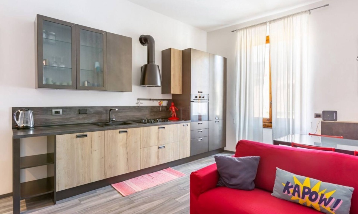 Ricorboli Apartment | GuestHost - Charming 70 sqm flat, ideal for 3 people, located on the first floor of a building without a lift.The property is located in the Gavinana district, south-east of the center of Florence, along the left bank of the Arno. The area is full of ser