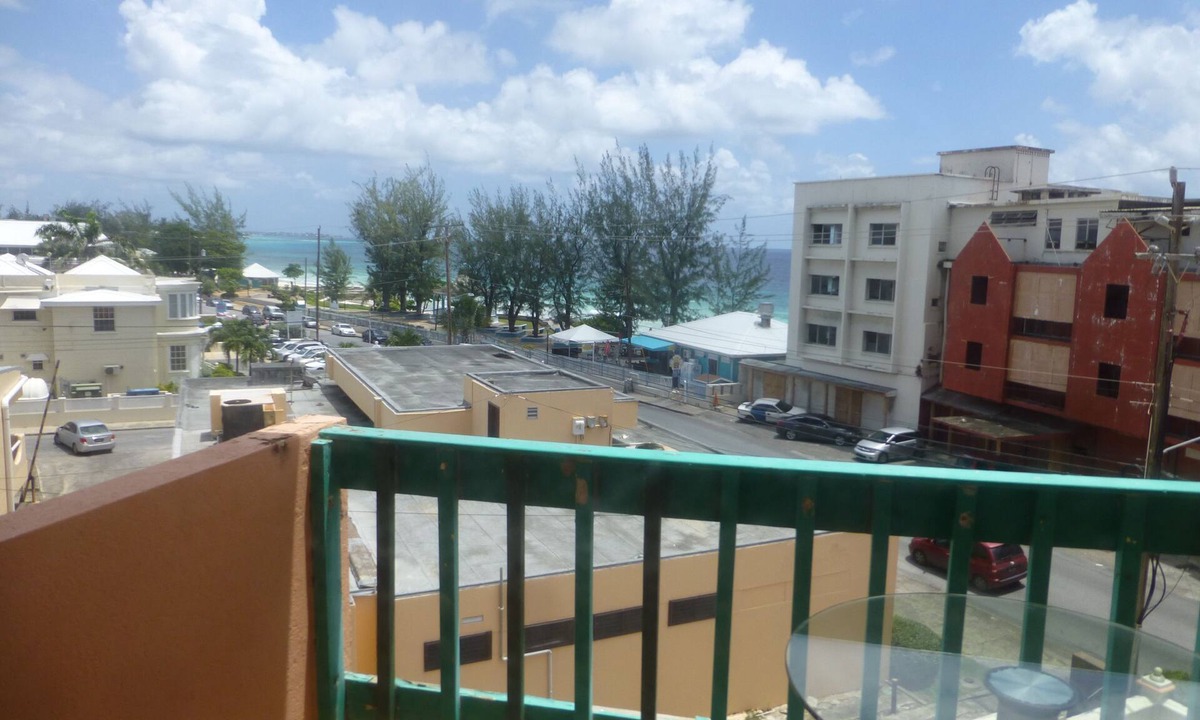 Hastings Apartment | Hastings Towers 3B opp Beach with Balcony looking out to sea views!