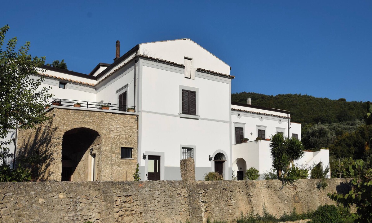 Cava de' Tirreni House | Historic farmhouse between Amalfi and Pompeii (sleeps 8–16)