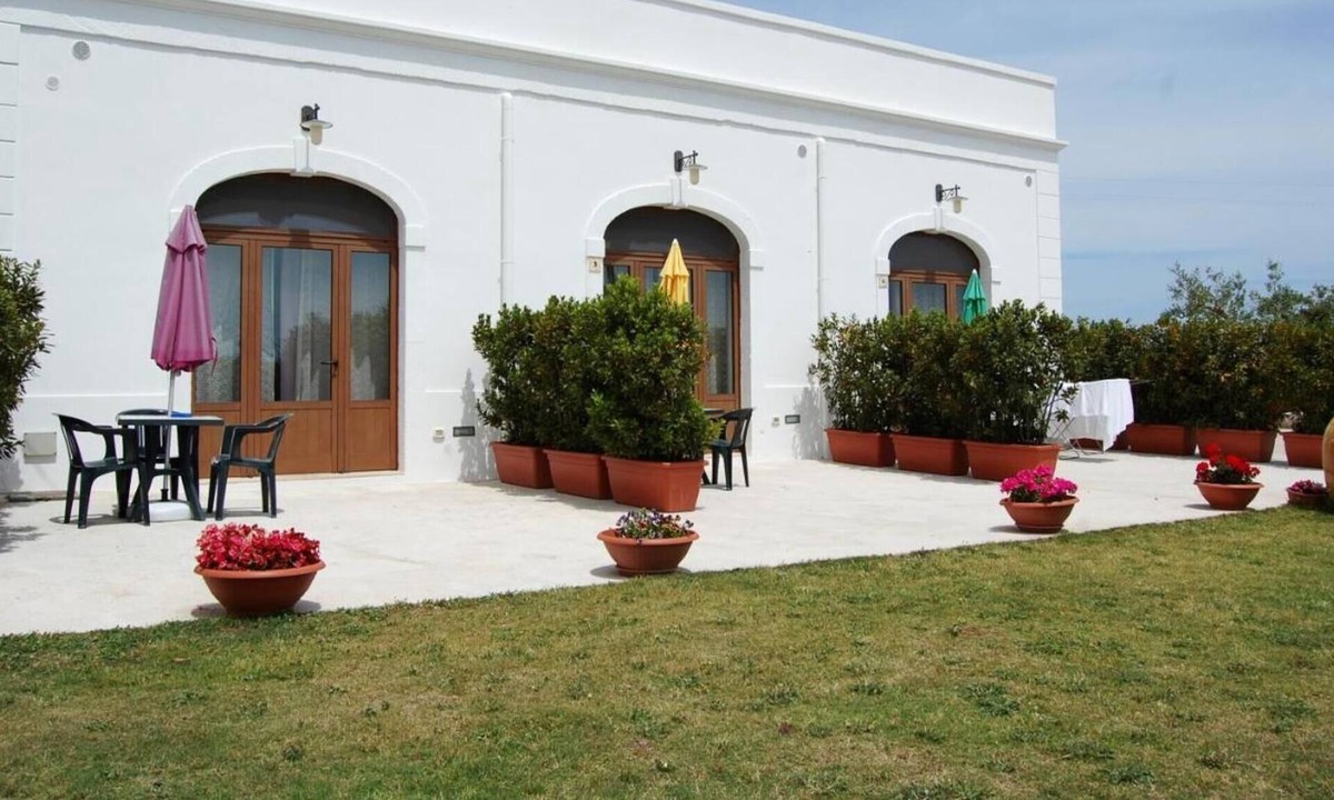 Casalini Apartment | Holiday Apartment "Viola - La Piccola Masseria" with Shared Mini Pool & Wi-Fi