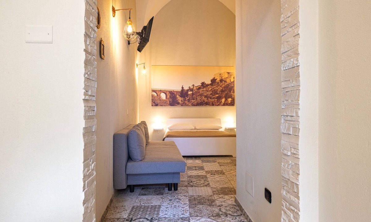 Massafra House | Holiday Home 'Sg Apartment Grand Luxury' with Shared Garden, Wi-Fi and Air Conditioning