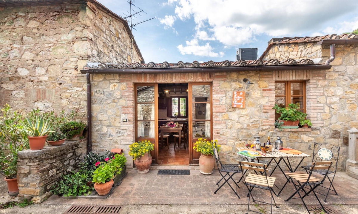 San Sano Apartment | 'La Casa Di Emma' Apartment with Wi-Fi and Air Conditioning