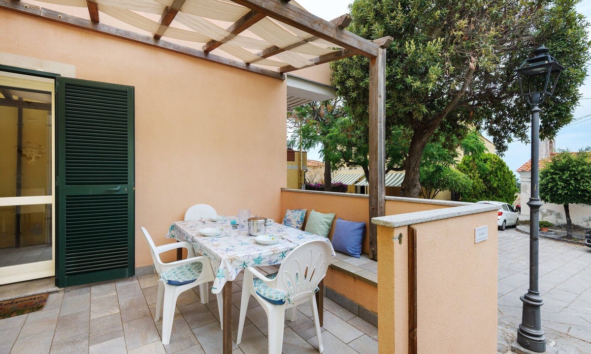Patresi House | La Piazzetta in Colle d'Orano – Spacious Two-Level Apartment with Outdoor Area