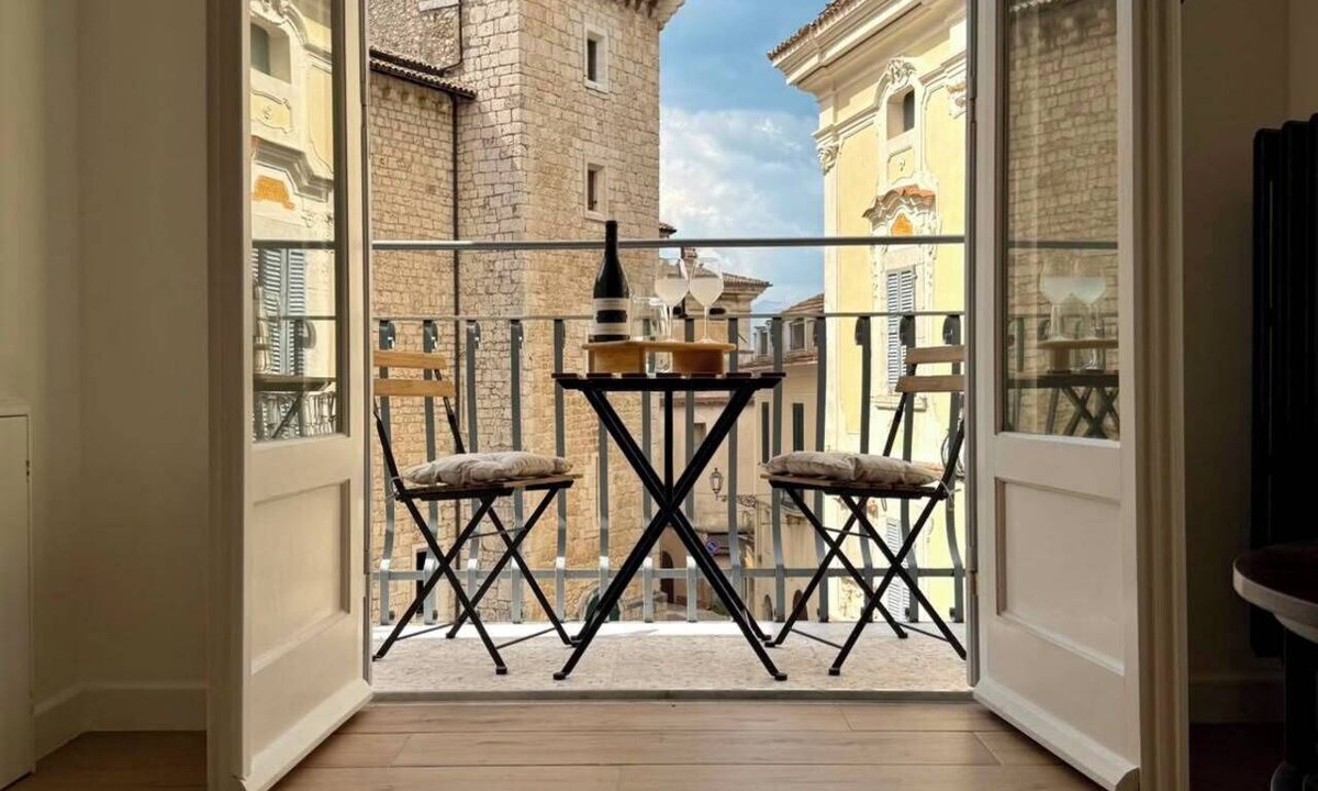 Atina Apartment | Loft Cantelmo 2 Balconies, Ducal Palace, Old Town Arch & Atina's Highest Rooftop
