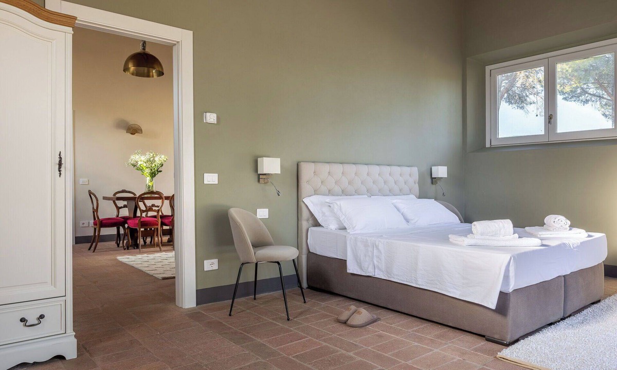 San Pietro in Bossolo Villa | Lovely apartment in villa for 6 guests with pool, WIFI and TV, close to Greve In Chianti