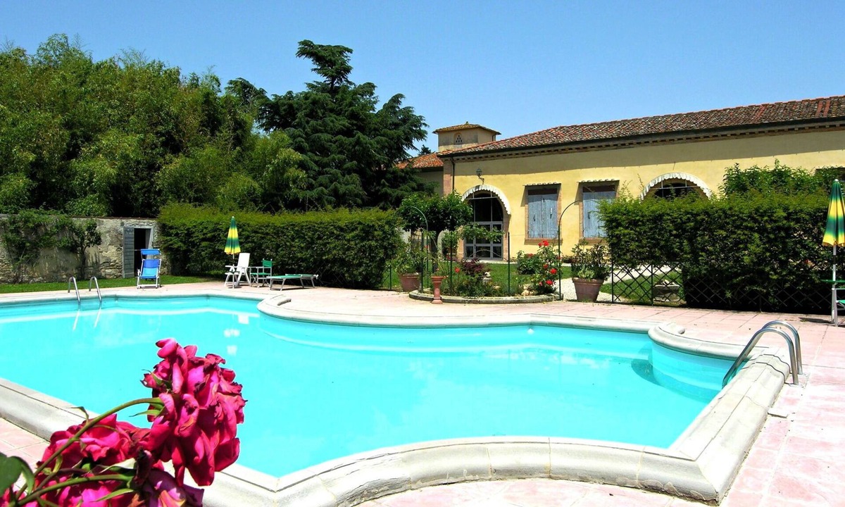 Scarperia Villa | Lovely apartment in villa for 6 guests with WIFI, pool, TV and panoramic view