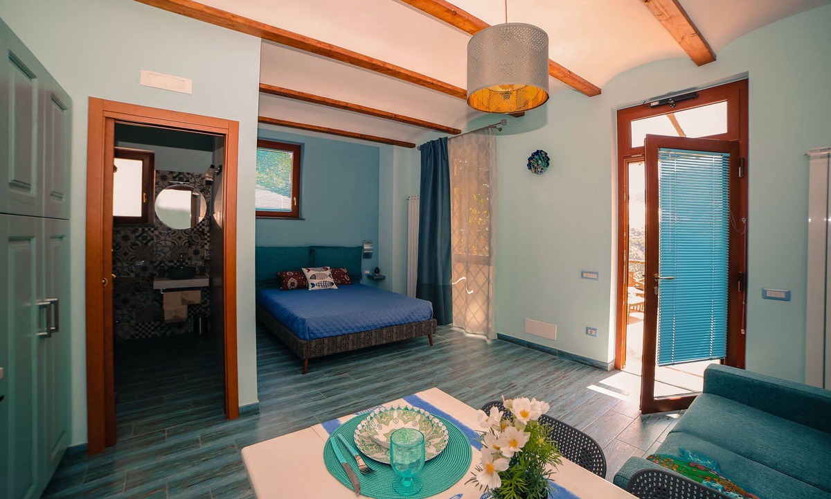 Pontone Apartment | Luisella studio apartment: sleeping in a scenic lemon grove on the Amalfi Coast!