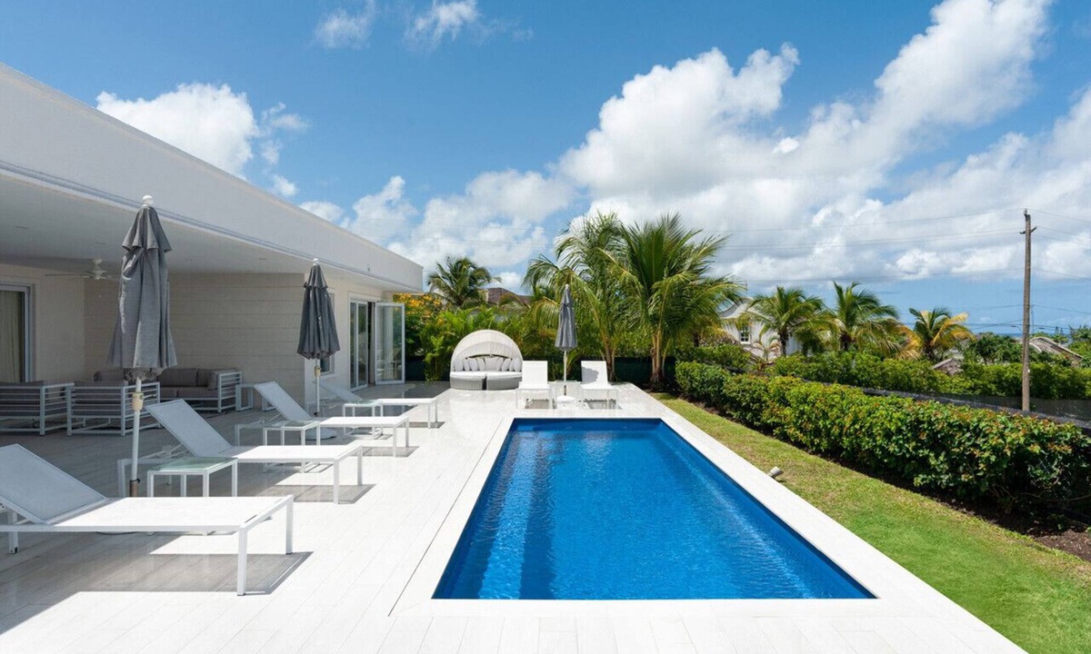 Merlin Bay House | Luxury 4BR Villa | Pool | Beach Club | West Coast