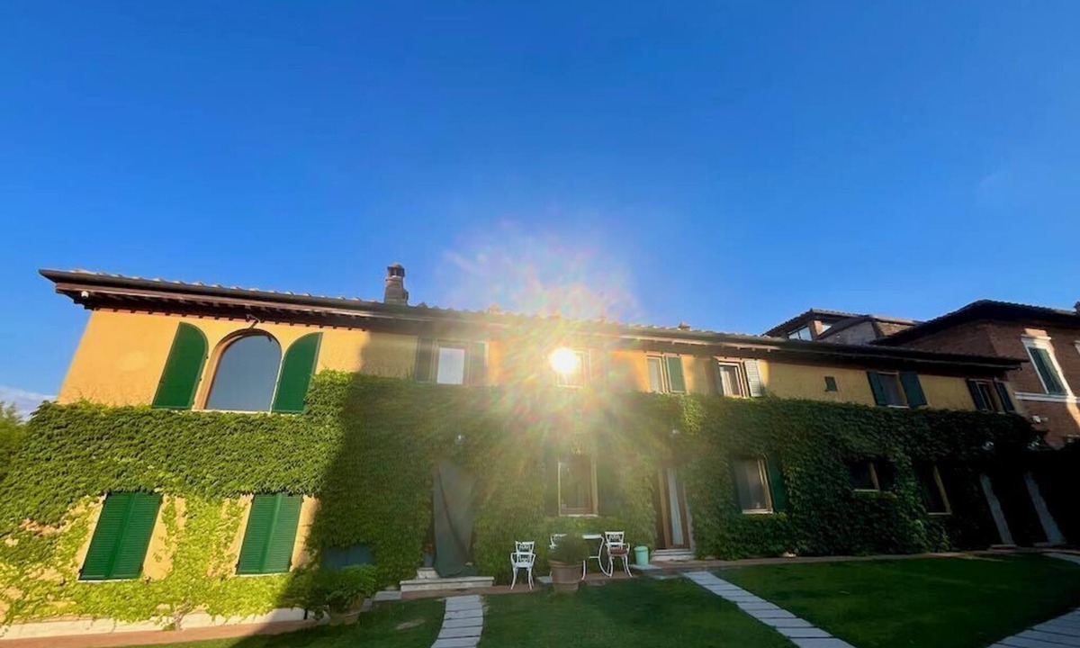 Siena House | Luxury apartment with pool: dolce vita at 15' on foot from the heart of Siena!