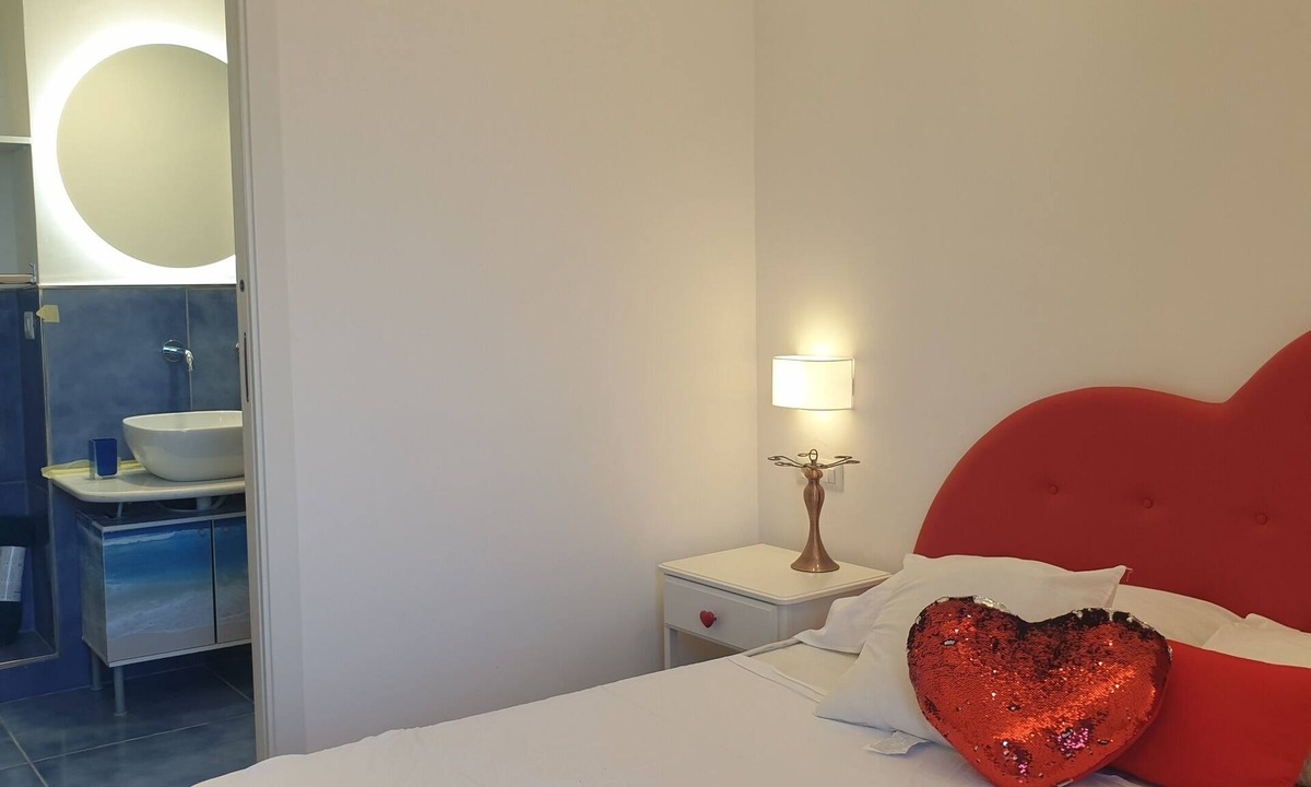 Pogerola Bed & Breakfast | Magnificent suite with a bathtub and sea view of Amalfi, 15 minutes from beach