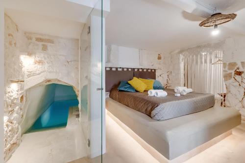 Ostuni Apartment | Maison 43 Ostuni With Indoor Pool - Happy Rentals