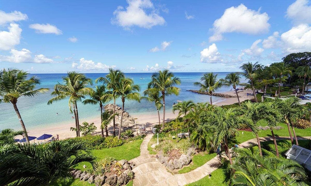 Little Battaleys Apartment | Modern Beachfront Condo - St Peter's Bay 402